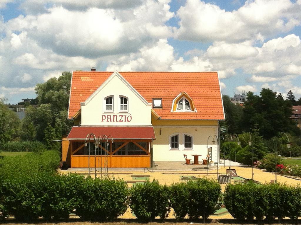 Golf Étterem és Panzió Kaposvár Exterior foto